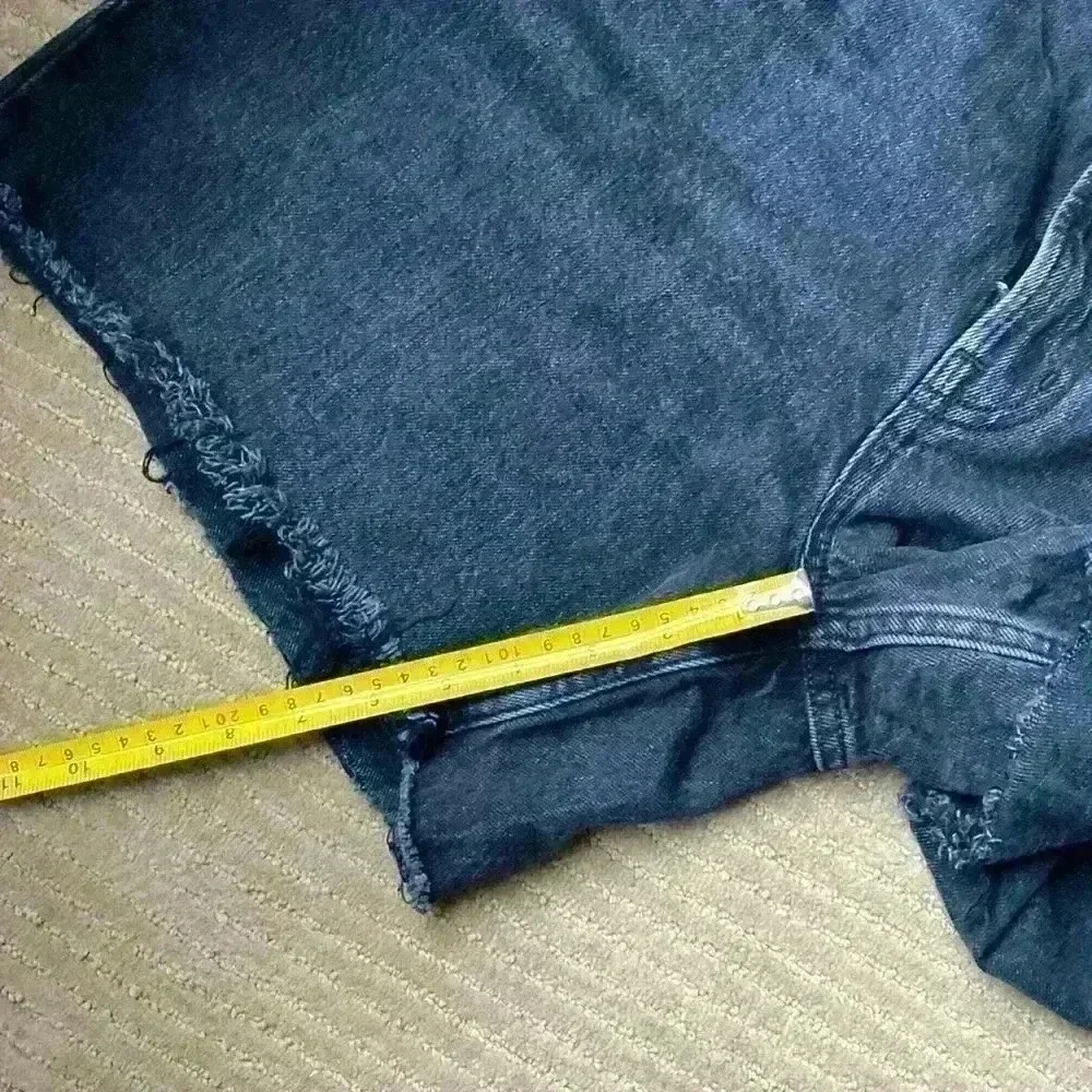 Everlane Cheeky Jean Short, high waisted Jean shorts black, size 33. - Picture 14 of 15